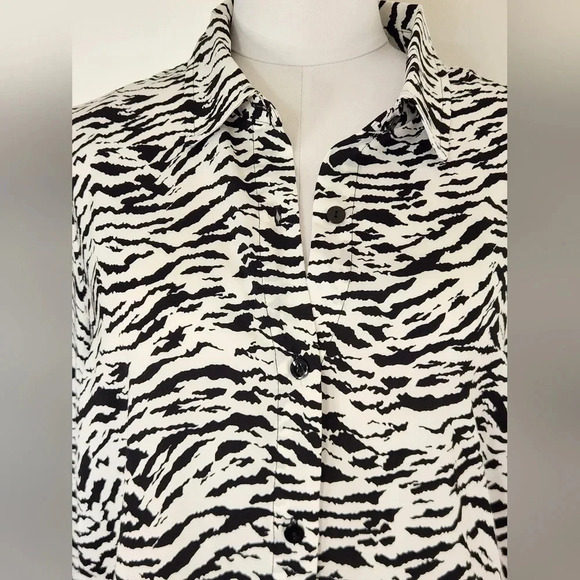 NWT || LIVERPOOL Los Angeles || animal print blouse - Picture 3 of 6